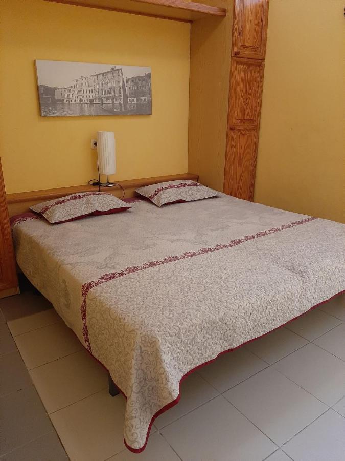 Spacious House With Sea Views And Pool 아데제 외부 사진