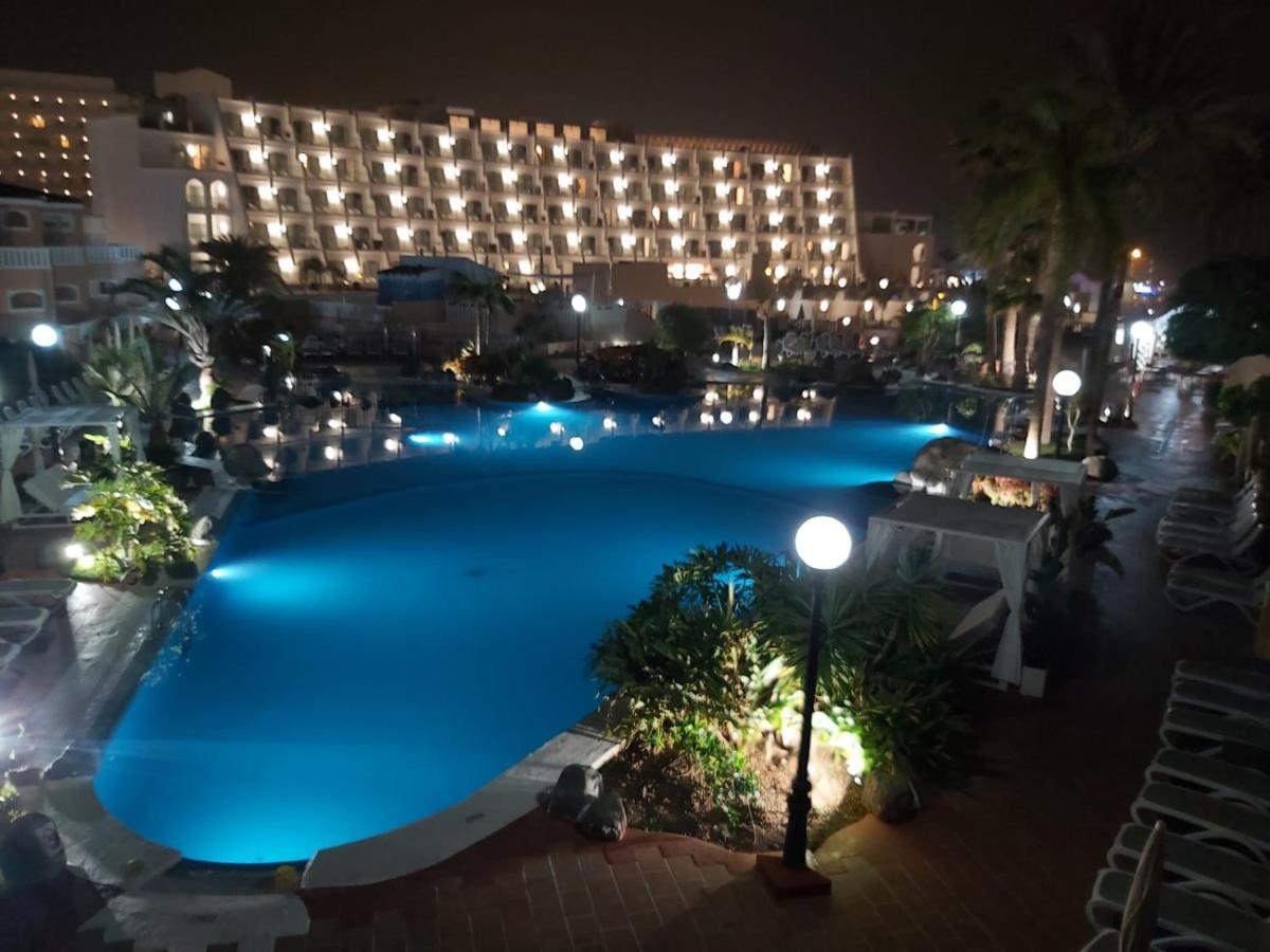 Spacious House With Sea Views And Pool 아데제 외부 사진